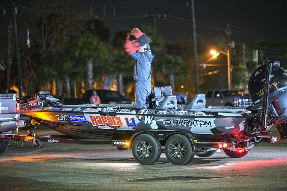 See the Elites head out for the first day of the 2019 Power-Pole Bassmaster Elite at St. Johns River!