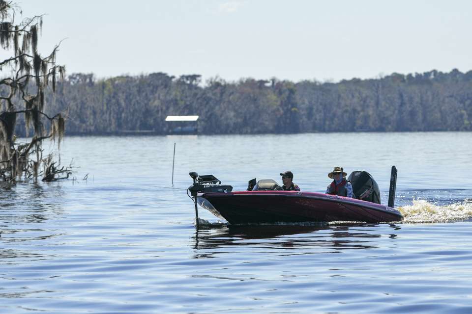 Bassmaster Elite Series rookie Chris Johnston made a charge during the second day of competition at the Power-Pole Bassmaster Elite Series at the St. Johns River. Watch as he catches bass sightfishing in the Lake George area. 