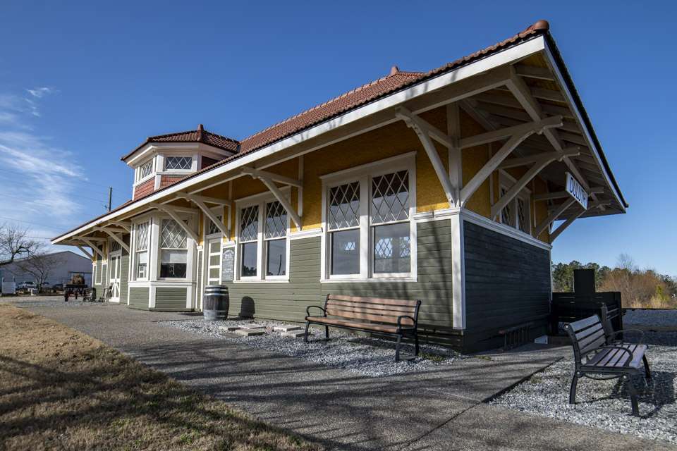 The museum also includes the restored 1871 railway depot, which contains a variety of railroad artifacts and extensive archives. Visitors can take a ride on G16/Park train in a restored caboose.