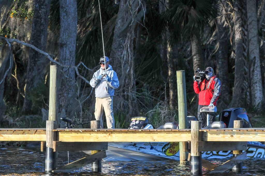 Follow along with Rick Clunn as he finds plenty of quality fish on Day 3 of the Power-Pole Bassmaster Elite on St. Johns River. 