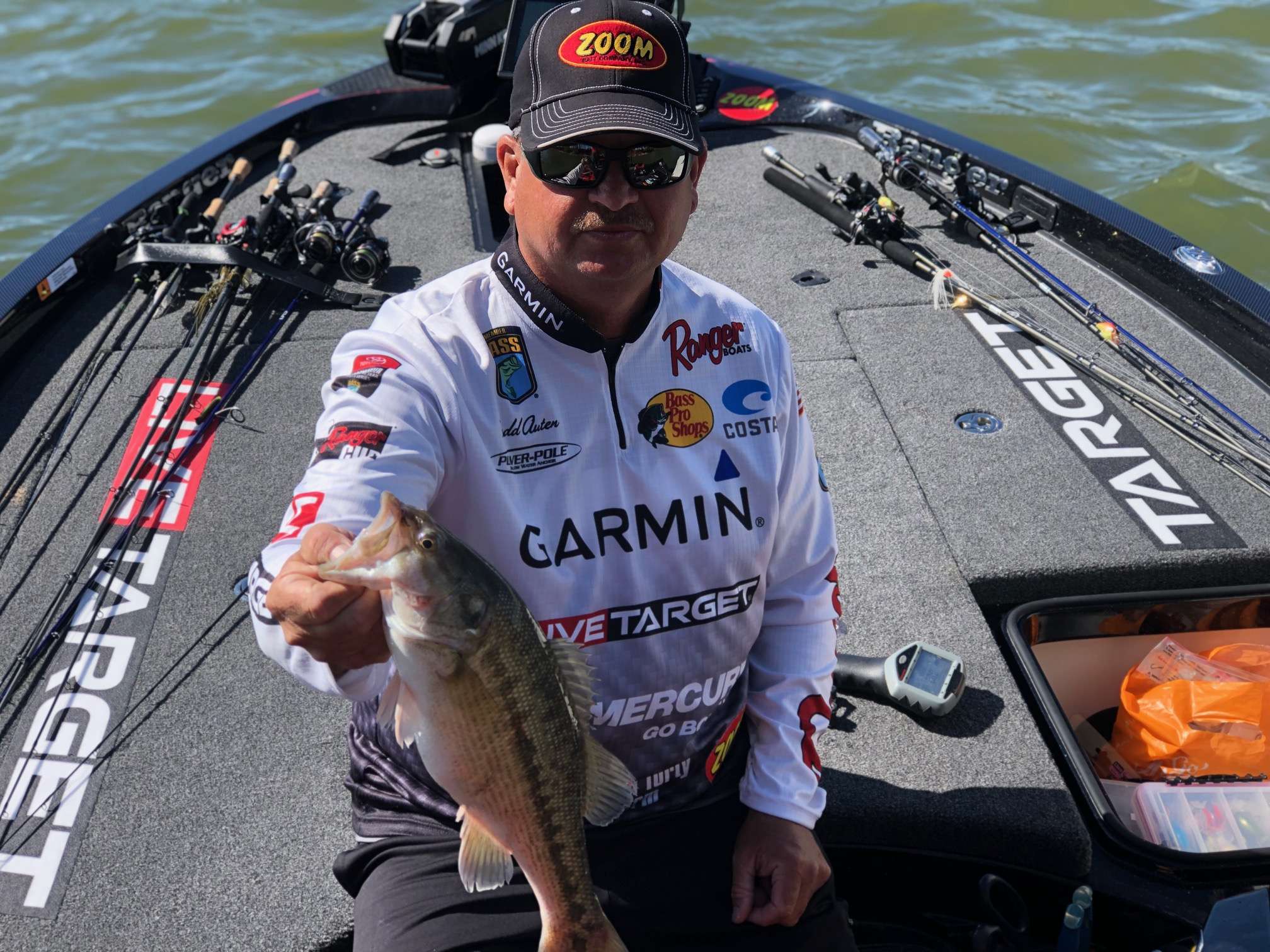 Another upgrade for Todd Auten. Persistence with the crankbait has paid off for him as the day goes by. 