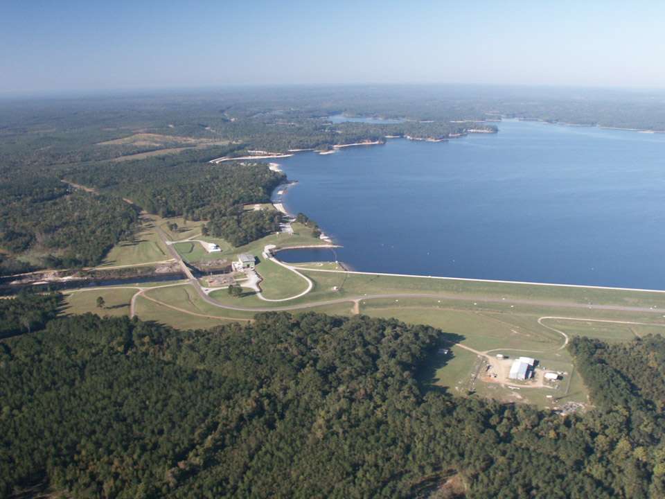 However, Mother Nature had other plans: In 1967 heavy rains swamped the region, sending Toledo Bend to full pool of 147 feet a full 14 months before the planned flooding was set to begin. All of the heavy equipment and a majority of the trees that were to be timbered were left in the reservoir. 
