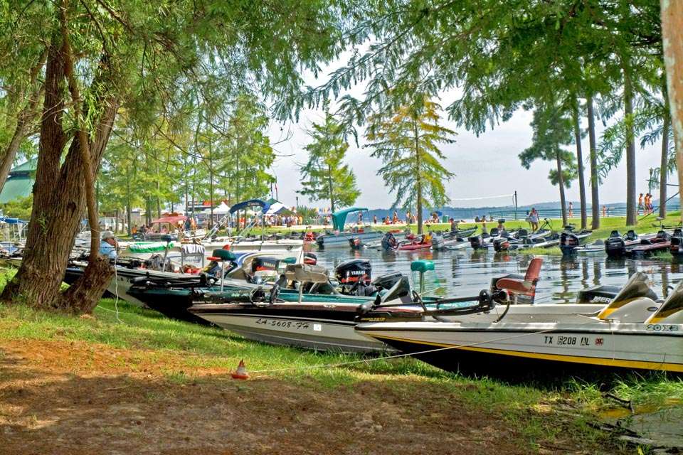 Over the succeeding decades, Toledo Bend Reservoir rose to prominence as an amazing fishery. Bass tournament circuits â including Bassmaster events â began making the pilgrimage to the lake. 