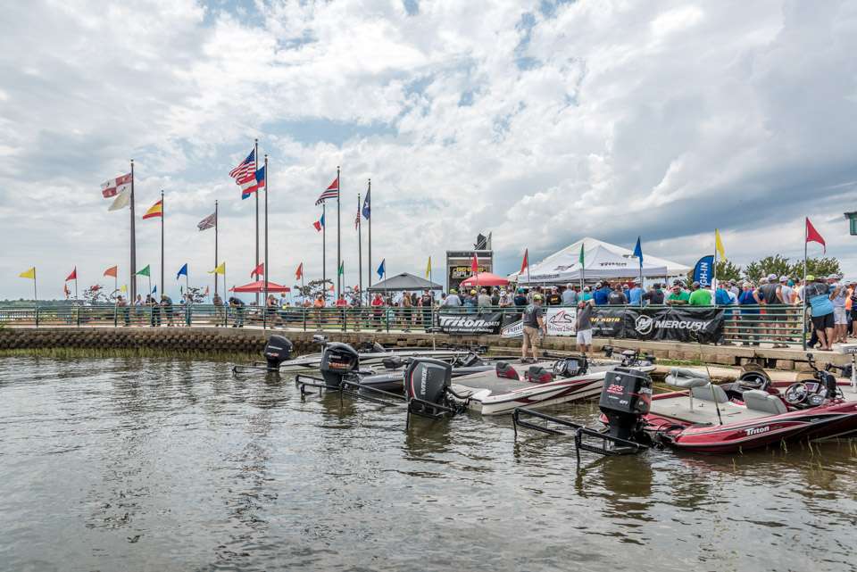 The reputation of the reservoir as a lunker producer has attracted anglers from all over the country. Facilities including Cypress Bend State Park have been built to support large tournaments including the Sealy Big Bass Splash, which pulls hundreds of anglers to compete for hourly prizes. 