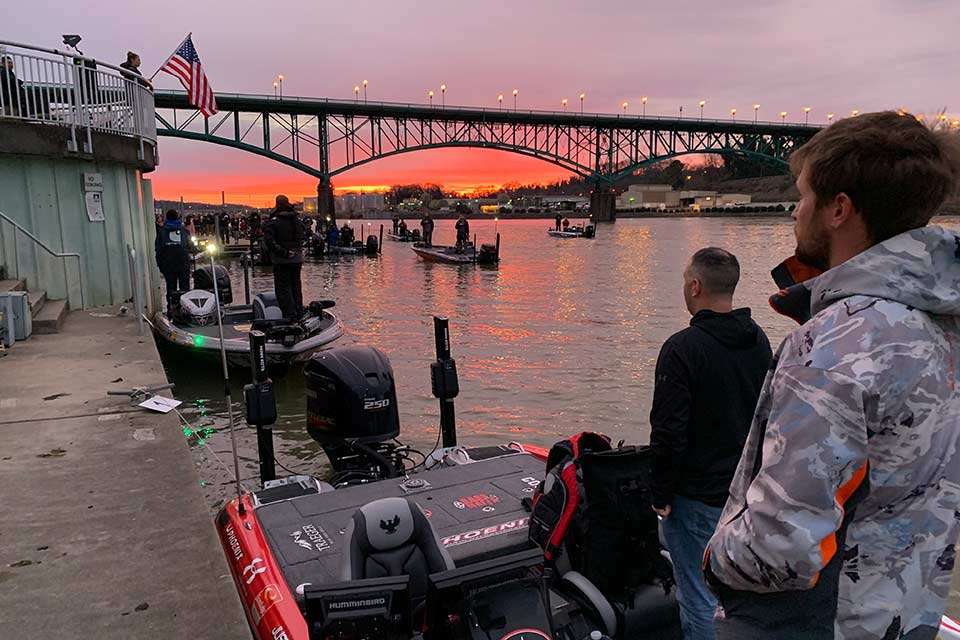 Reigning Toyota Angler of the Year Justin Lucas stands for the national anthem. The day serves as a dress rehearsal for B.A.S.S. For anglers, itâs their final chance to figure out a strategy for Friday's first day.