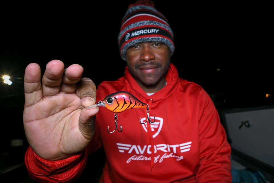 He favored a self-designed Bill Lewis MR-6 Crankbait, Strawberry Craw, featuring flat sides and internal weight transfer system for longer casts. 

