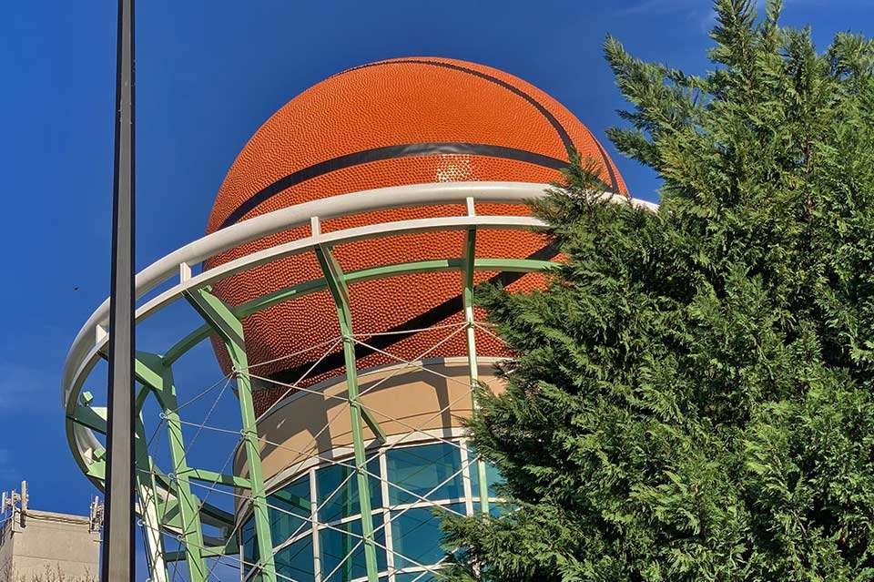 Kelly makes a point to drive by the Womenâs Basketball Hall of Fame and points out that this huge ball on top of the building has 96,000 dimples. Thatâs more than Jason Christie.