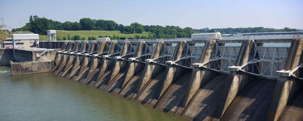 This is Fort Loudoun Dam under more normal conditions. David Mullins and Skylar Hamilton, Elite anglers who live nearby, said the bite on Loudoun is tougher in the clear, calm conditions. The current and color in the water should position fish better and any warming will improve fishing.