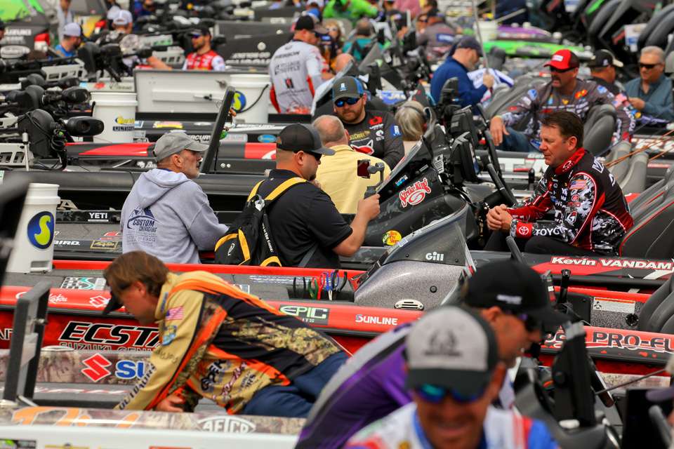 Follow along with B.A.S.S. photographer James Overstreet as he captures as all the Media Day action on the eve of the 2019 GEICO Bassmaster Classic presented by DICK'S Sporting Goods!  