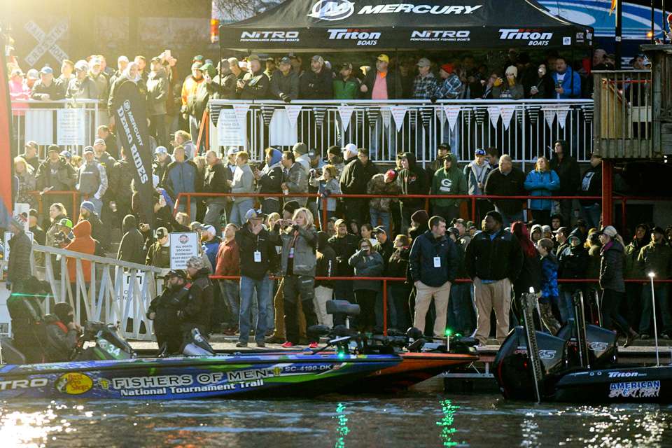 See the Classic anglers head out for the second day of the 2019 GEICO Bassmaster Classic presented by DICK'S Sporting Goods!