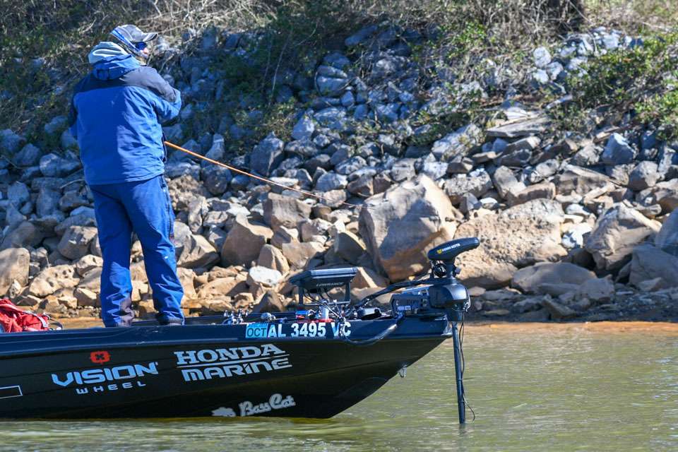 Follow Jesse Wiggins as he find more than 15 pounds of bass during Championship Sunday of the 2019 GEICO Bassmaster Classic presented by DICK'S Sporting Goods.