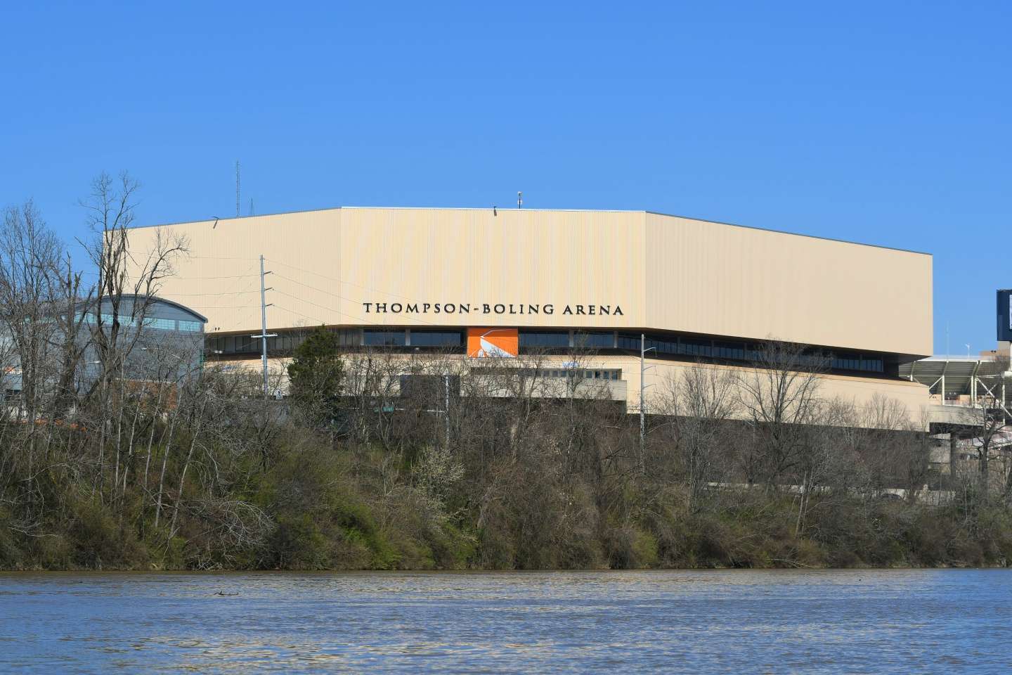 Thompson-Boling Arena is home to the University of Tennessee Volunteers menâs basketball team, the Lady Vols womenâs basketball team and the Vols volleyball programs. 