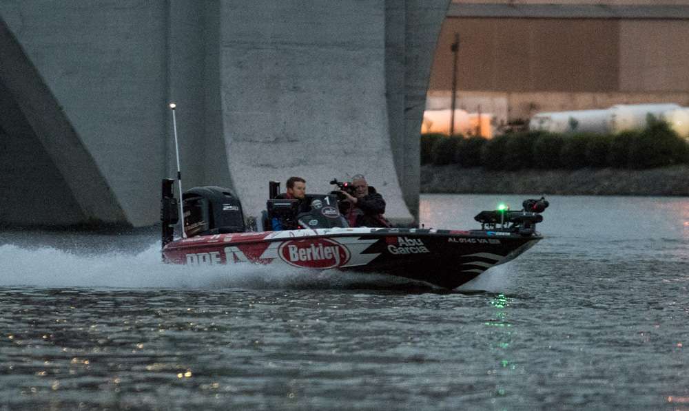 See the Classic competitors race to their starting spots on the first morning of the 2019 GEICO Bassmaster Classic presented by DICK'S Sporting Goods!