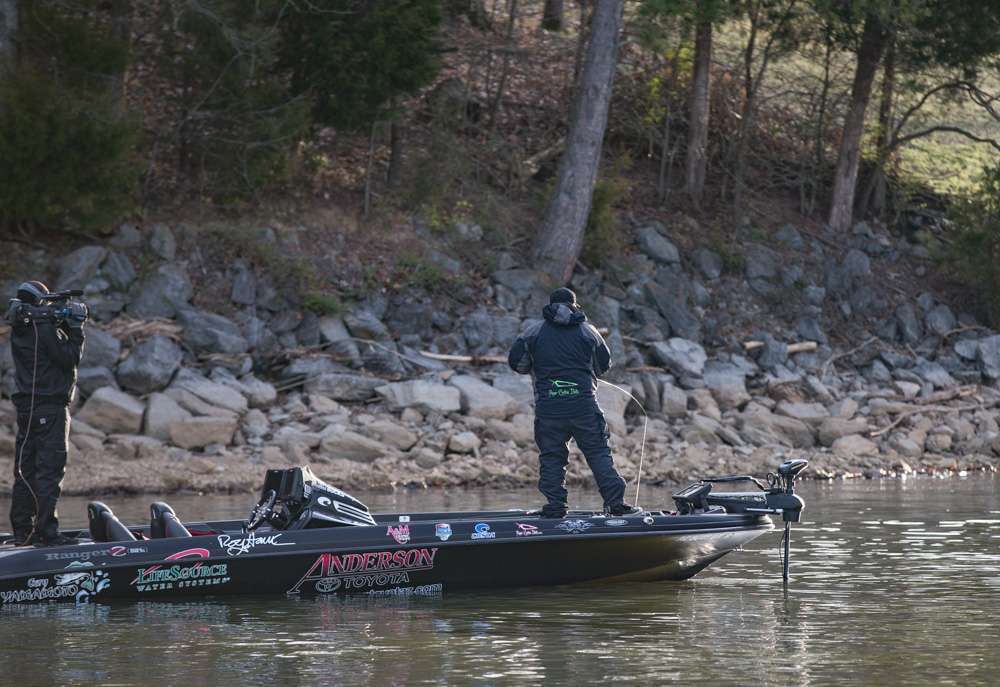 Head out early with Roy Hawk as he tackles the second morning of the 2019 GEICO Bassmaster Classic presented by DICK'S Sporting Goods.