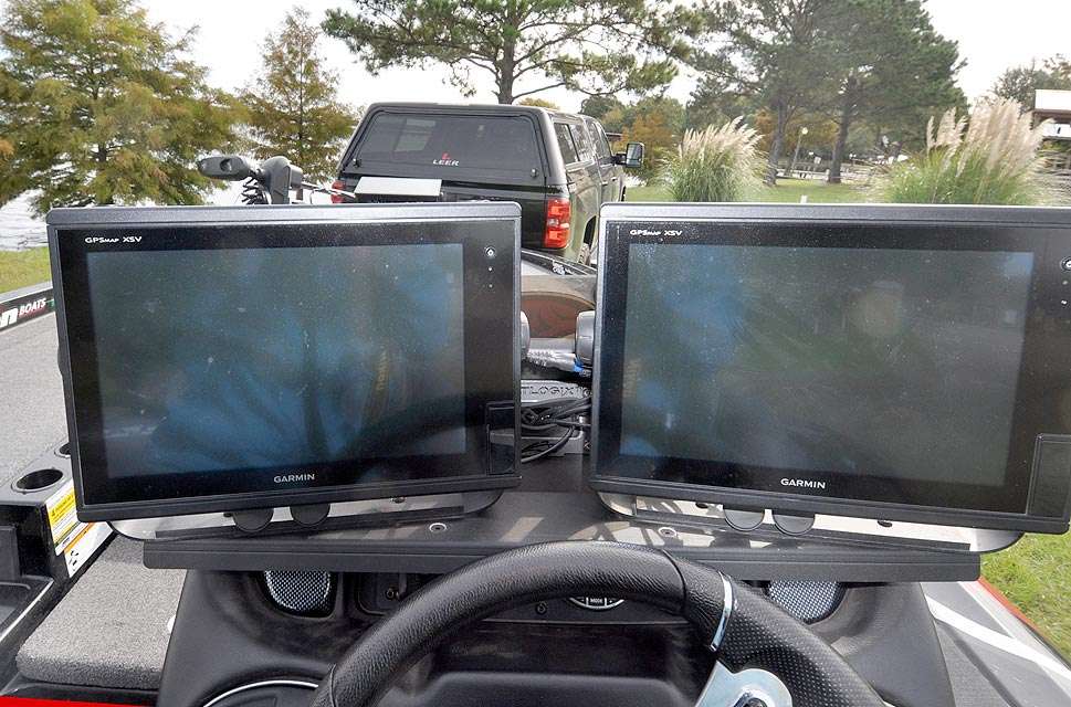 Mounted to the console is a pair of 16-inch Garmin GPSMAP XSV graphs.
