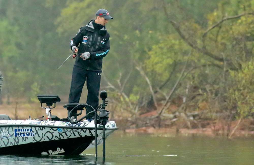 On the morning of Championship Sunday, Michigan Elite Chad Pipkens found a bed with four fish on it back in a small cove. 