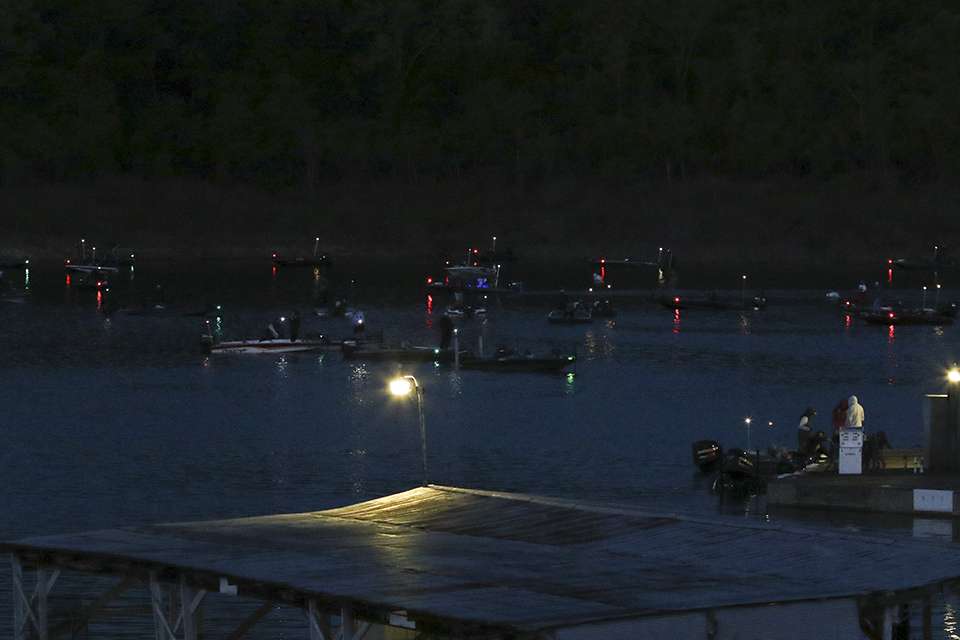 See the teams head out for another day of competition on Arkansas' Bull Shoals Lake.