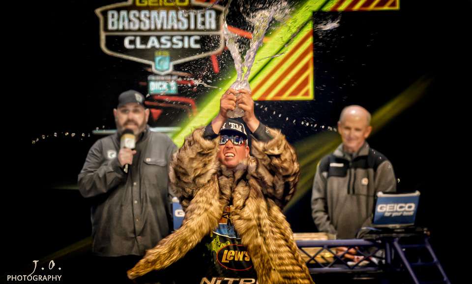 But from a good time standpoint, Iaconelli may have been one-upped by first-time Classic competitor Matthew Robertson. Robertson was pulled into the arena with Kid Rock blaring, while wearing a Siberian mountain goat fur coat and his signature On âEm cap. 