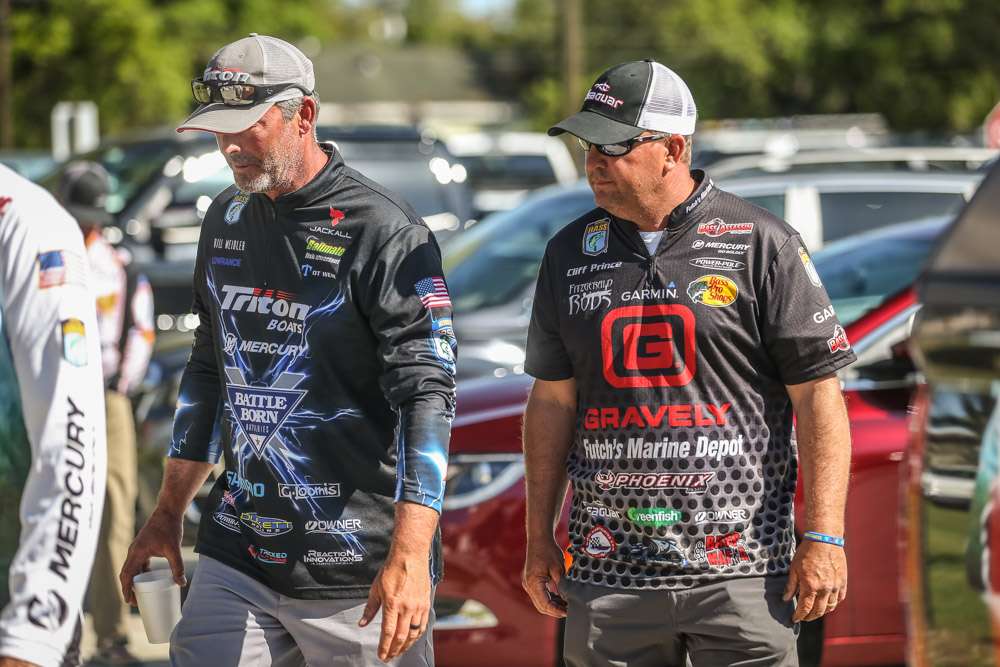 The Elites gather on the eve of the 2019 Bass Pro Shops Bassmaster Elite at Winyah Bay!
