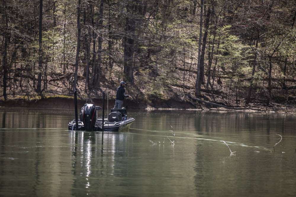 See the Elites take on Day 1 of the 2019 Bassmaster Elite at Lake Hartwell!