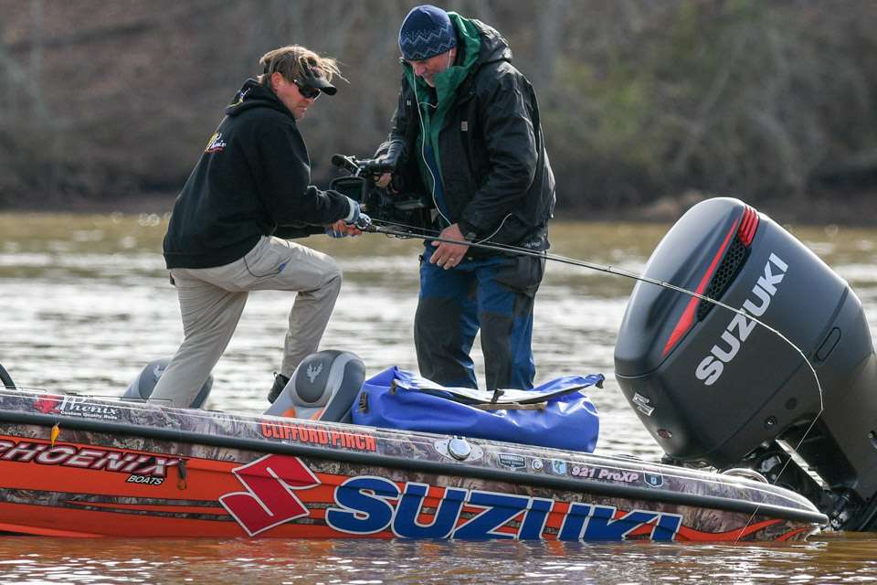 In this image, you can see what these anglers contend with when they are paired with video cameramen. Pirch preferred to lip fish on the back deck, and had to work around cameraman Mark Pelizzoni, who was showing all the action on Bassmaster Live. But you can see the intense focus on Pirchâs face as he ran to the back deck. 