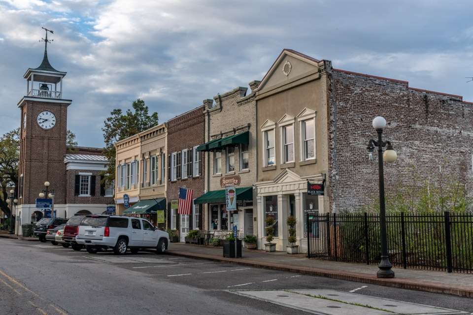 The downtown district is full of small businesses, restaurants and shop that are housed in beautiful old buildings.
