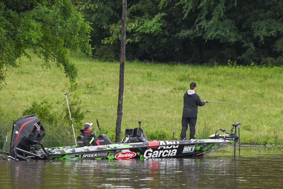 See Hunter Shryock's action-packed Day 1 morning on Lake Fork.