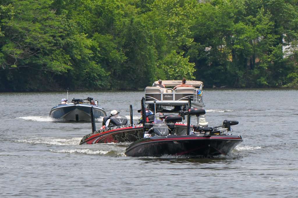 Go behind the scenes Day 1 of the 2019 Basspro.com Eastern Open at Lake Chickamauga!