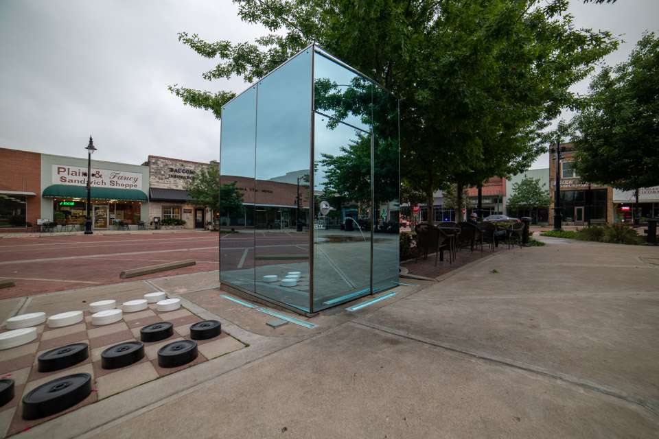 There are two mirrored boxes on Sulphur Springsâ town square that draw tourists from all over. Why? The are actually restrooms â but the real surprise isnât the mirrored outside walls. Step in to really see why these public restrooms are so intriguing.

