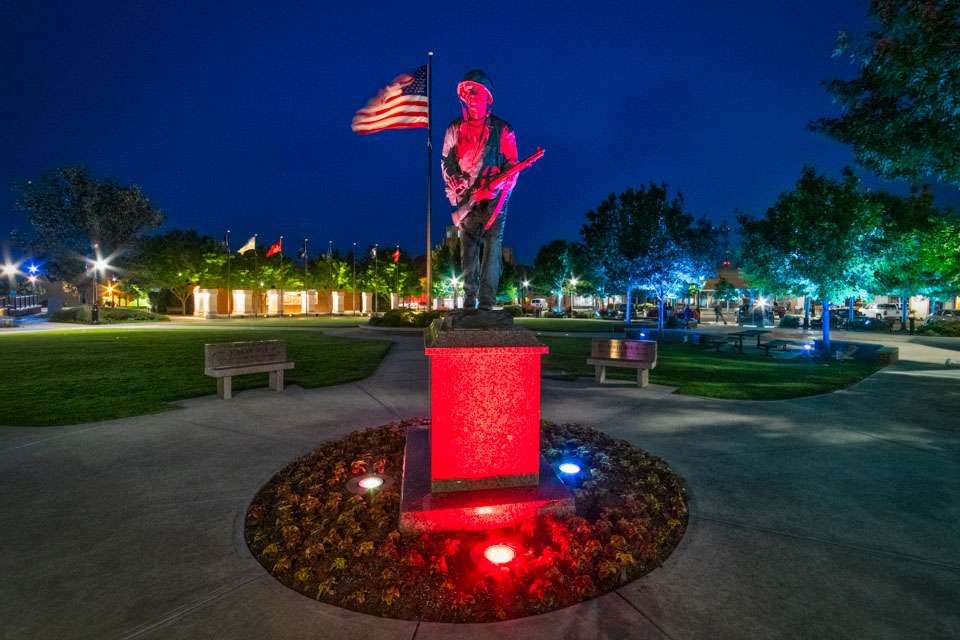 The town square also contains an extensive War Veterans Memorial, which includes a statue of a soldier. As with the courthouse, the memorial is lighted at night.
