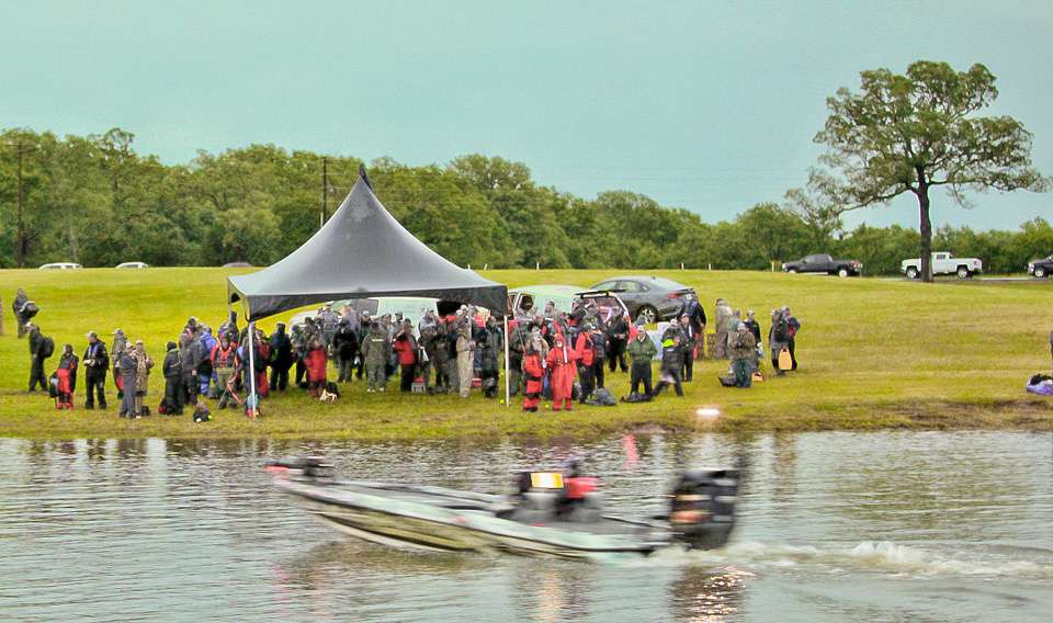 After a short weather delay, the first day of the 2019 Toyota Bassmaster Texas Fest on Lake Fork gets underway.