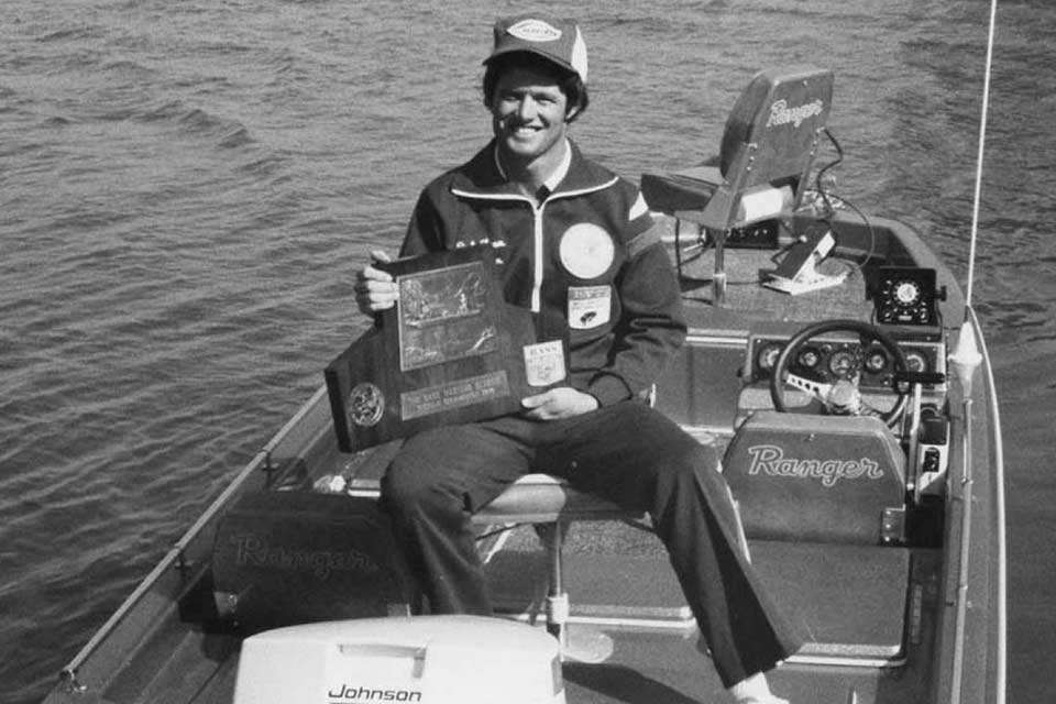 Rick Clunn was among the first to win there on a bridge. The majority of his winning fish in the 1976 Bassmaster Classic, the first B.A.S.S. event on Guntersville, came from the Brown Creek bridges. Ricky Green landed an 8-9 there, which at the time was the largest bass in a Classic. Clunn caught an 8-8 at Guntersville in 2015, again proving itâs a big fish lake. The lake record there is a 14.50 caught in 1990.