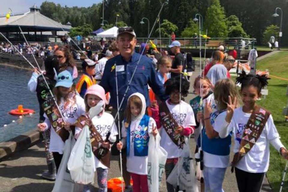 Helping out with kids events in their region is an enjoyable endeavor many Elites participate in, like Jay Yelas. âUp at Lake Washington near Seattle today for our Fishing Kids event. Over 400 kids participated and the fish were biting! Made for a great day!â