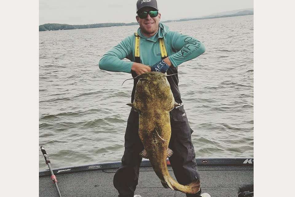 There was a chance to pre-practice for Lake Guntersville before the off-limits period, and a number of Elites went there, including Garrett Paquette. The Michigan angler scored a Century Belt on Lake Fork behind Brandon Cobb with 101 pounds, 15 ounces, and he had more than half of that on this catch. âWHAT!? Caught this giant catfish today! I'm not sure how big it was, the guy that netted it for me thought it was around 60 pounds! Landed on 12lb SunlineSniper!â