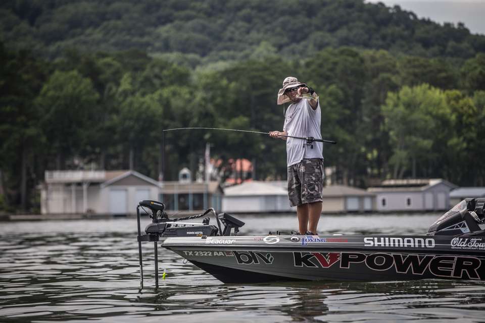 A look at the Elites as they tackle Lake Guntersville.