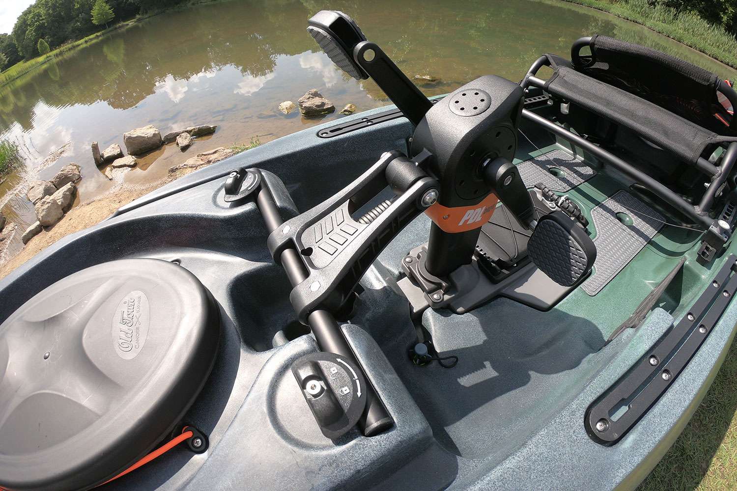 The PDL drive system conveniently slides into place when it's required for on-the-water maneuvering. The locks on either side of that shaft keep the entire unit in place, and by 