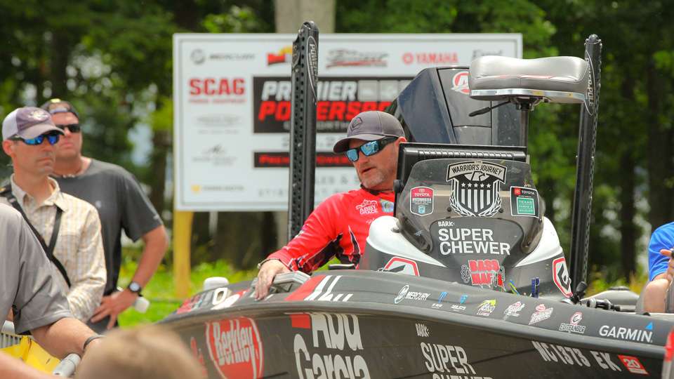Hank Cherry rolling in to beat out the storms at the Academy Sports  + Outdoors Bassmaster Elite Series Tournament at Lake Guntersville.