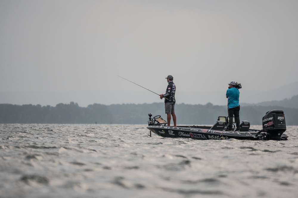 Go on the water with Lee Livesay and Kelley Jaye on the final day of the Academy Sports + Outdoors Bassmaster Elite Series Tournament at Lake Guntersville!