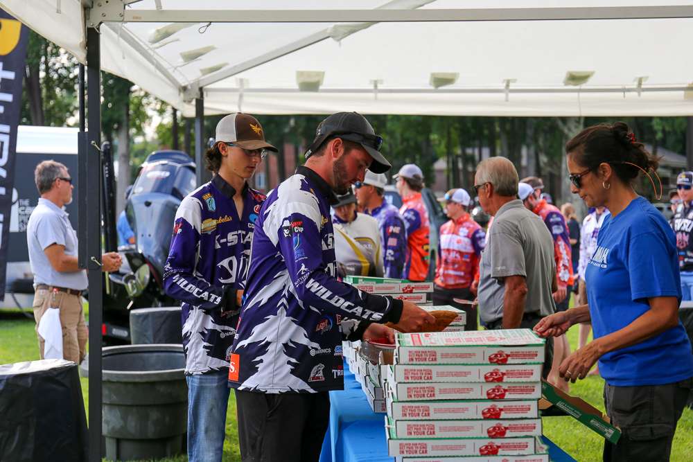 Yamaha provides pizza to all of the championship contenders. 