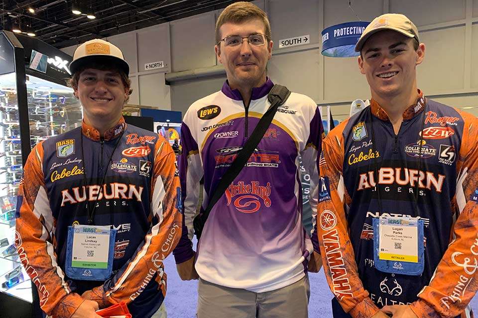 Previous Carhartt College Classic qualifier John Garrett of Bethel University chats with hopeful college anglers, Logan Park and Lucas Lindsay of Auburn.