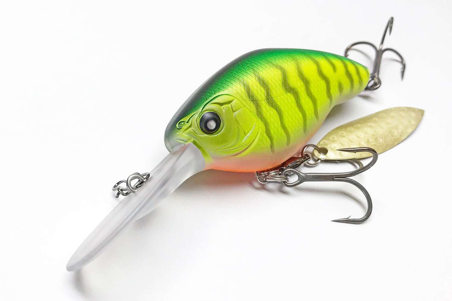     <B>Nishine Chippawa DD Blade</B><BR>
This crankbait excels in deflecting off of rocks and obstacles, and is designed to reach depths of 8 to 10 feet. It is combined with the Nishine custom flashy blade, which generates a unique metallic sound by making slight contact with the body of the bait. Available sizes: 2.4 inches; Weight: 0.69 ounces.
<BR>

    <B>MSRP: $17.00</B> <br>

    <a href=