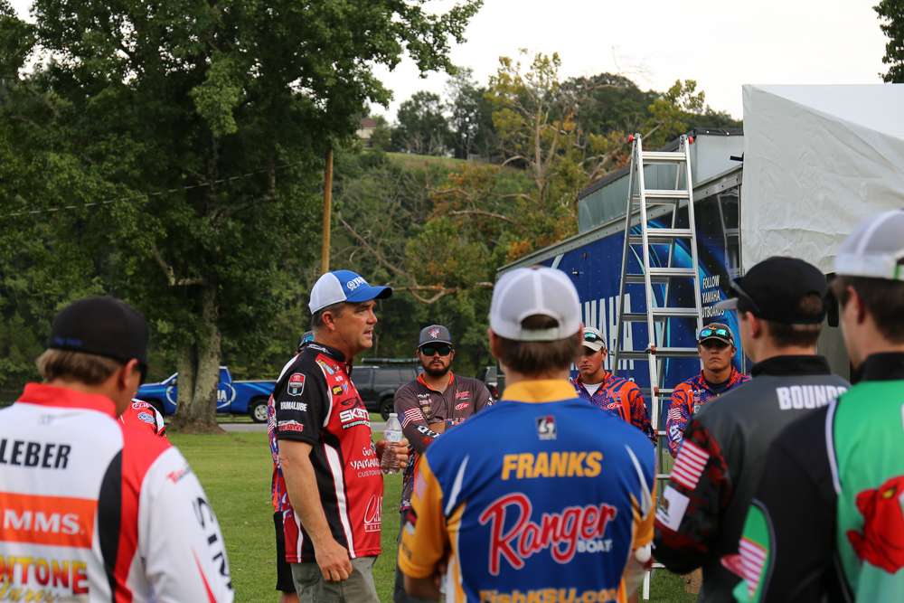 Elite Series pro Jay Yelas was on hand to meet with the championship contenders. 