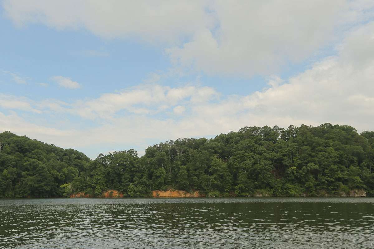 <h4>2. Chickamauga Lake, Tennessee</h4>
<i> [36,240 acres] </i><br><br>
The Tennessee fisheries agency developed a scoring system for its lakes based on a combination of angler catch rates and the number of angler trips logged on every fishery in the state. This bass factory is the best body of water wholly in the state of Tennessee, according to its data. A quick look at tournament results will verify this fact. A Tennessee Team Trail event held here in February took 31.46 pounds to win, and a 12.91-pounder was logged as the biggest fish.
