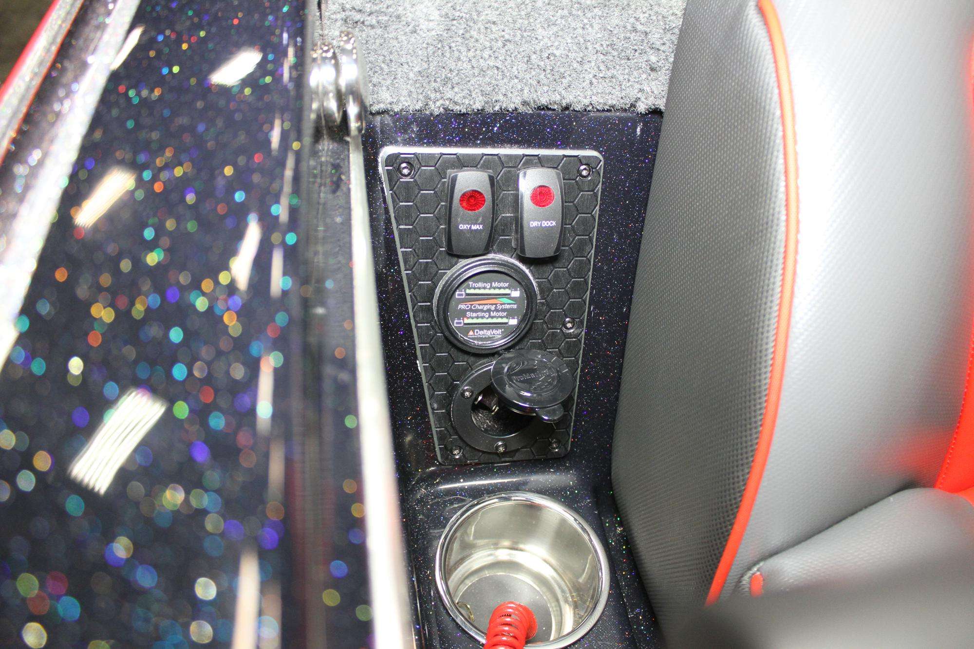 A new panel next to the driverâs seat which features switches for the Oxygenators, Dry Dock System, a battery monitor and charging plug.