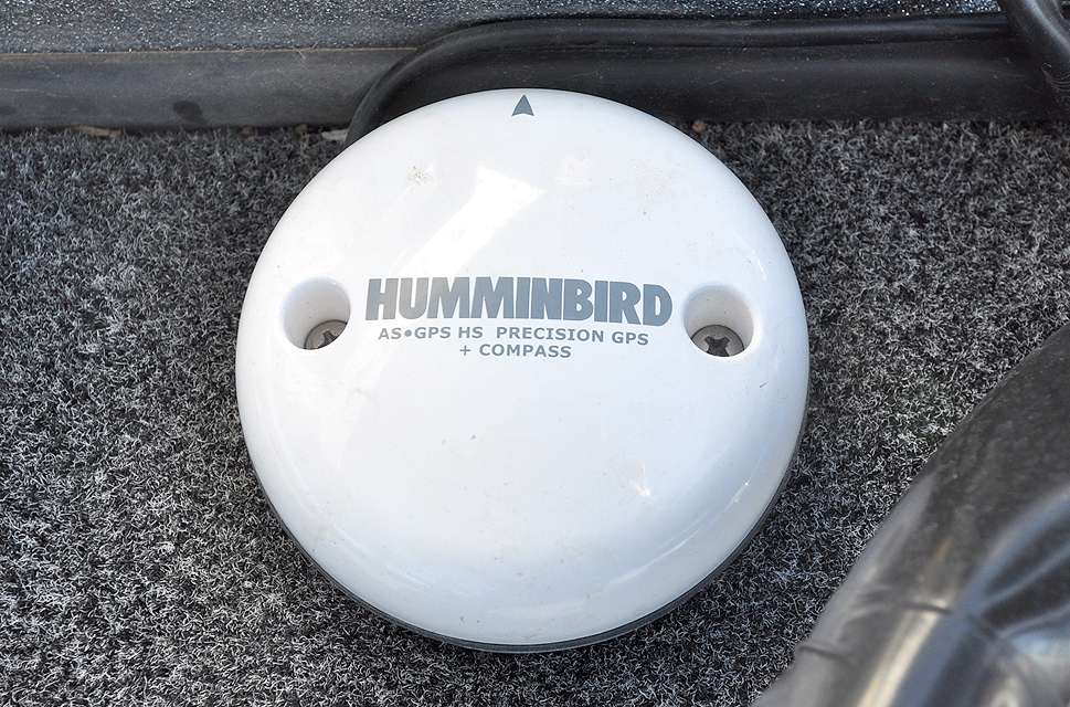 This Humminbird GPS compass avoids confusion. It prompts the graphâs display to always show which direction the boat is facing.