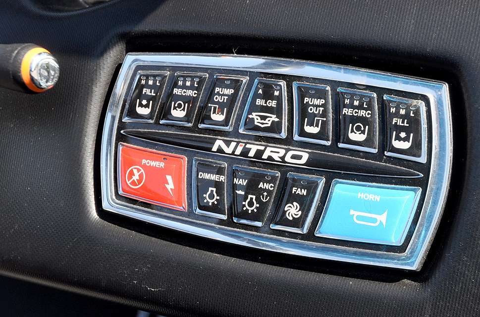 Conveniently located on the right side of the console are switches for the boatâs many functions.