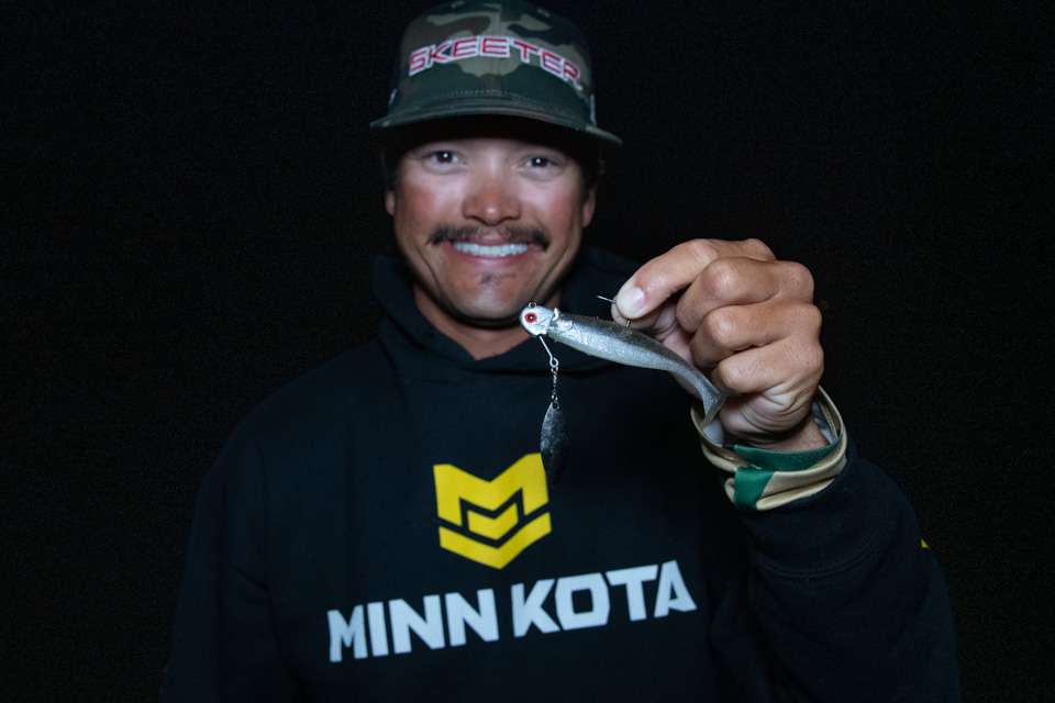 He also used a Santone Lures 1/2-ounce Z-Spin Head, Hollow Point, with 4.2-inch Megabass Hazedong Shad, Moroku. 
