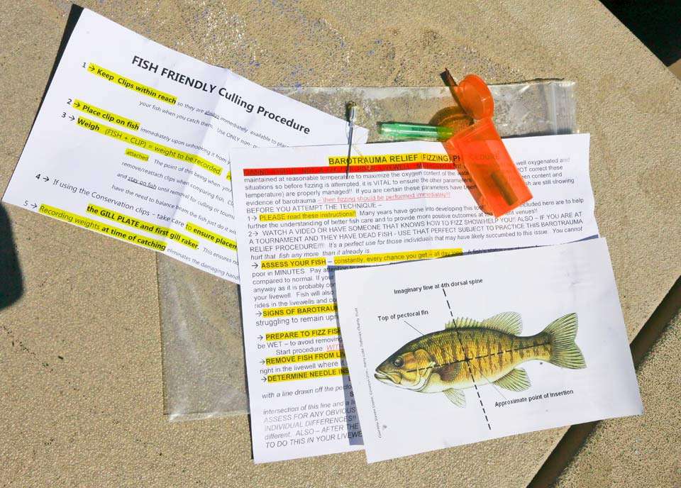 It's back to school for Elite Series pros at they learn the proper way to care for fish caught out of the cold deep waters of the St. Lawrence River. 