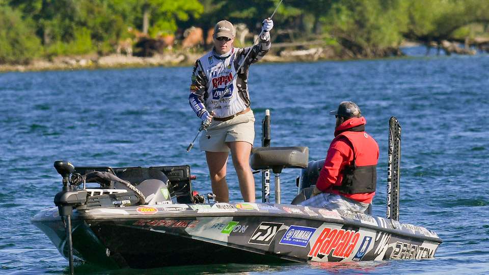 Catch up with the Elites as they tackle the first day of the 2019 Berkley Bassmaster Elite at St. Lawrence River presented by Black Velvet!