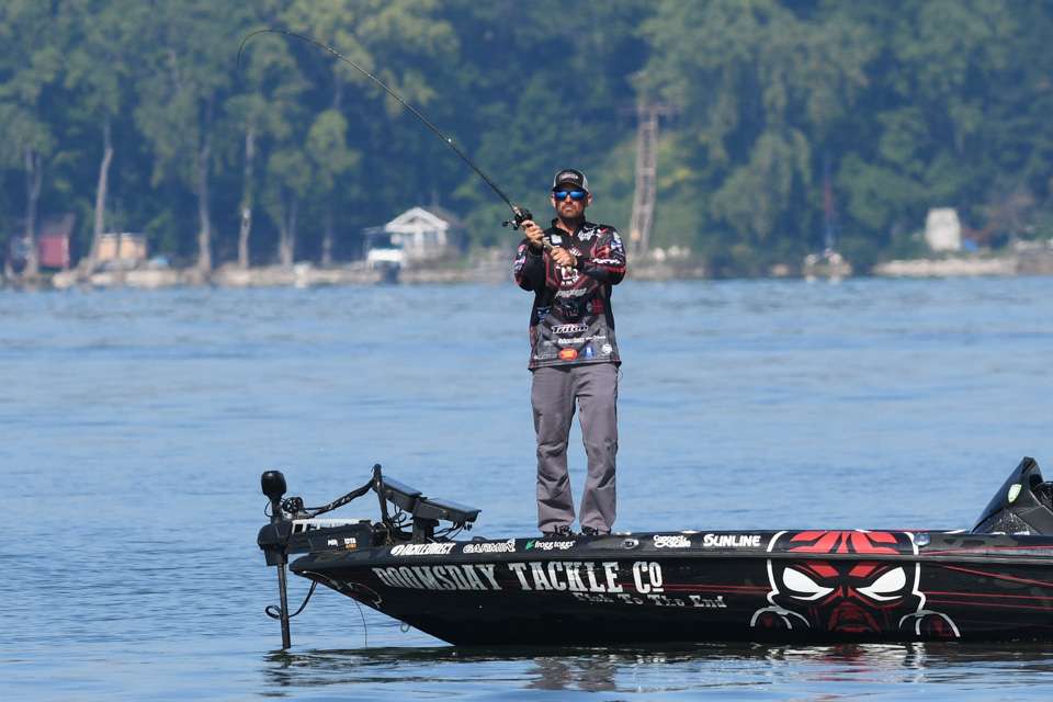 Elites David Mullins and Cory Johnston spend one more day fishing Cayuga Lake in New York.